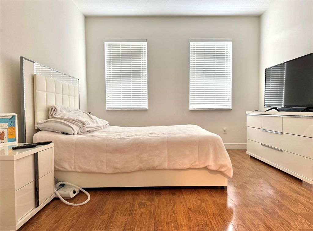 Image 17 of property listing at 10786 SAVANNAH WOOD DRIVE 126, Orlando, FL 32832