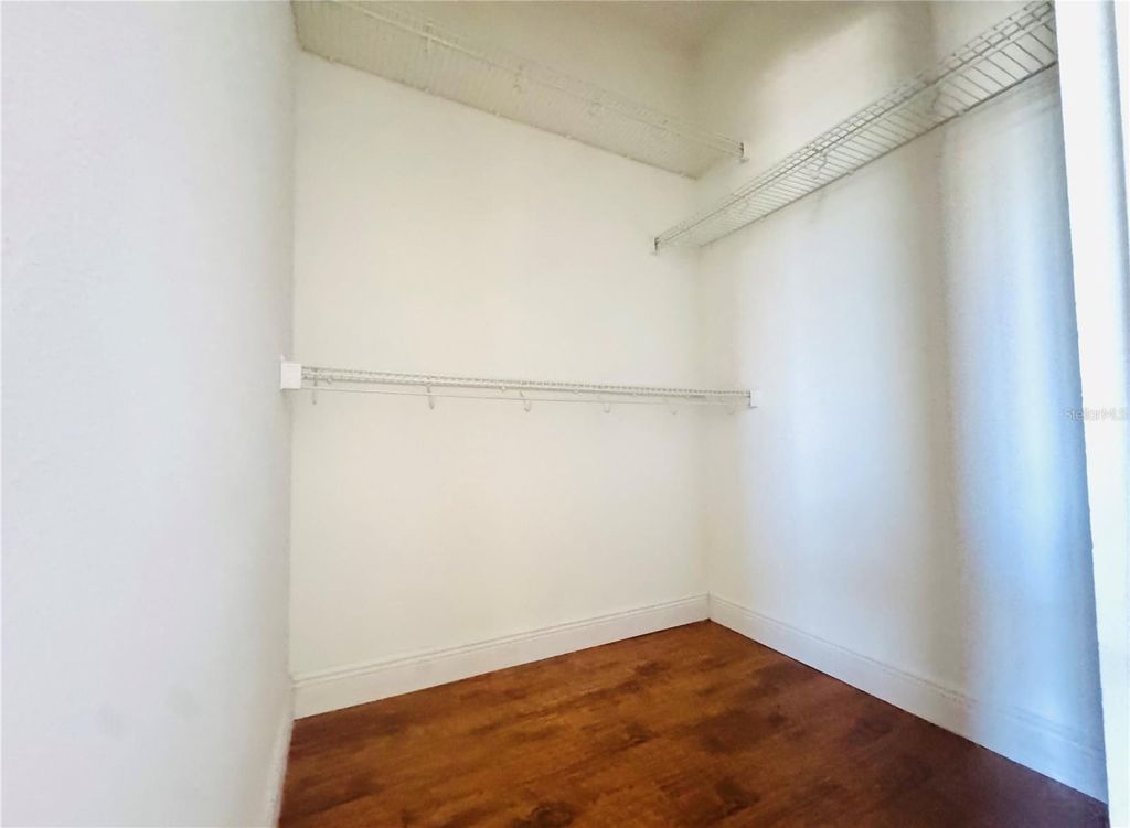 Image 19 of property listing at 10786 SAVANNAH WOOD DRIVE 126, Orlando, FL 32832