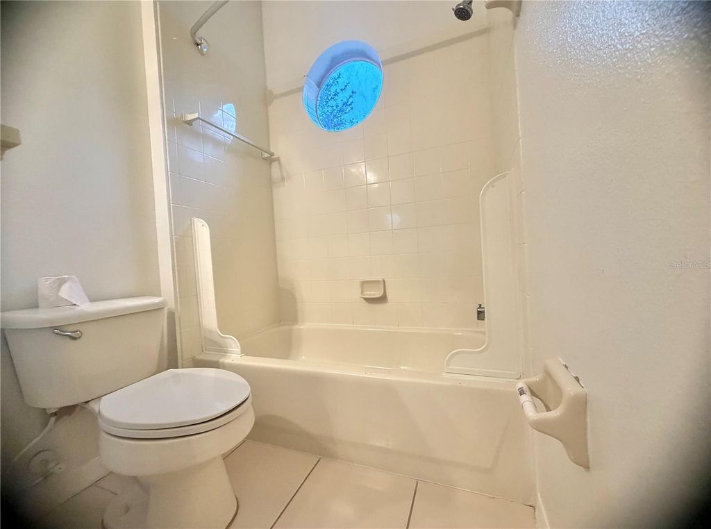 Image 22 of property listing at 10786 SAVANNAH WOOD DRIVE 126, Orlando, FL 32832