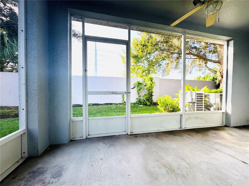 Image 26 of property listing at 10786 SAVANNAH WOOD DRIVE 126, Orlando, FL 32832