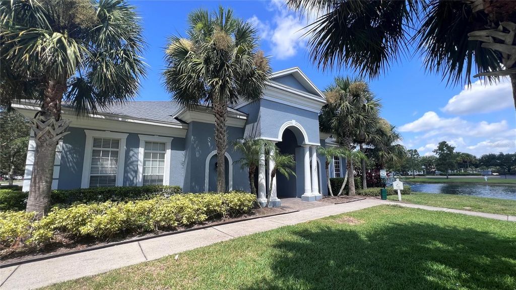 Image 30 of property listing at 10786 SAVANNAH WOOD DRIVE 126, Orlando, FL 32832