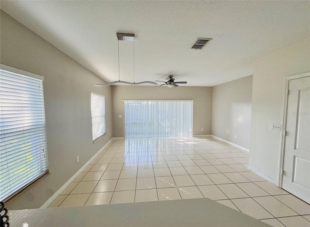 Image 7 of property listing at 10786 SAVANNAH WOOD DRIVE 126, Orlando, FL 32832