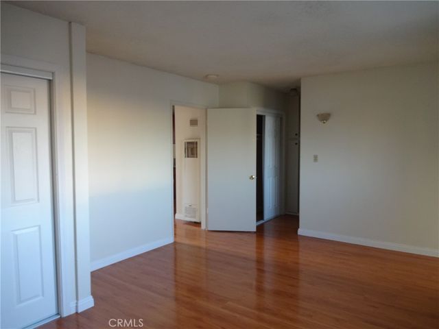 1555 Artesia Boulevard, Manhattan Beach, CA 90266