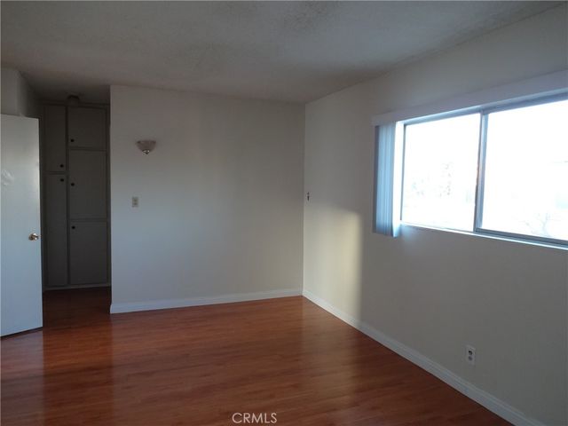 1555 Artesia Boulevard, Manhattan Beach, CA 90266