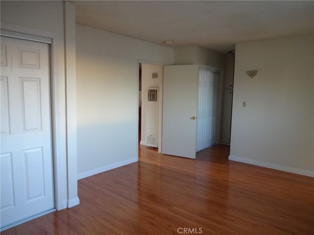 1555 Artesia Boulevard, Manhattan Beach, CA 90266
