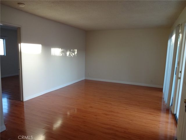 1555 Artesia Boulevard, Manhattan Beach, CA 90266