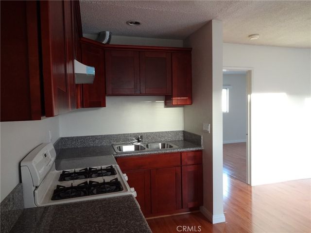 1555 Artesia Boulevard, Manhattan Beach, CA 90266