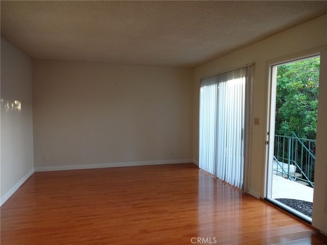 1555 Artesia Boulevard, Manhattan Beach, CA 90266