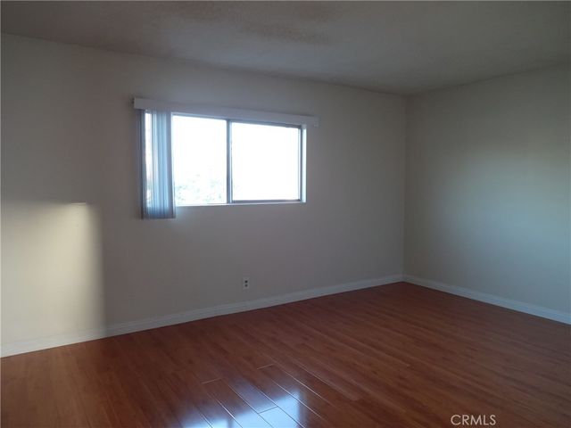 1555 Artesia Boulevard, Manhattan Beach, CA 90266