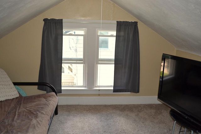 902 W 4TH AVENUE, Oshkosh, WI 54902