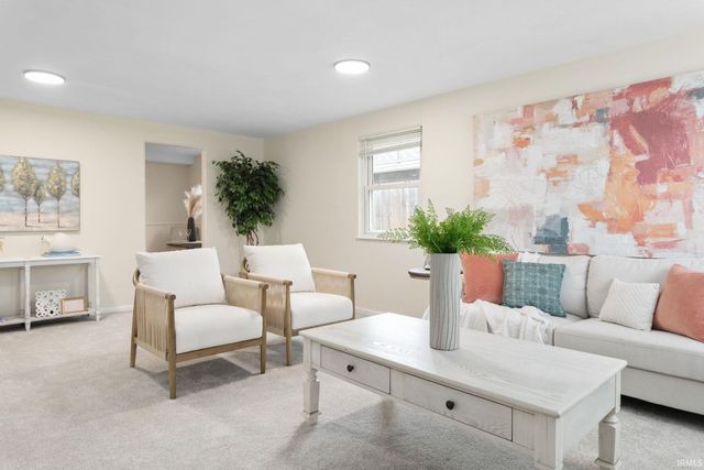 2205 Parkview Place, South Bend, IN 46616