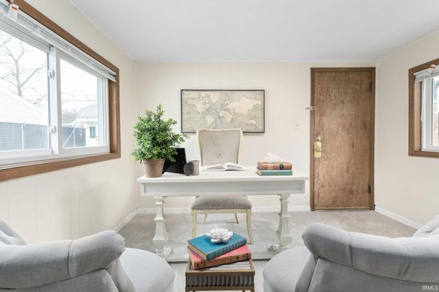 2205 Parkview Place, South Bend, IN 46616