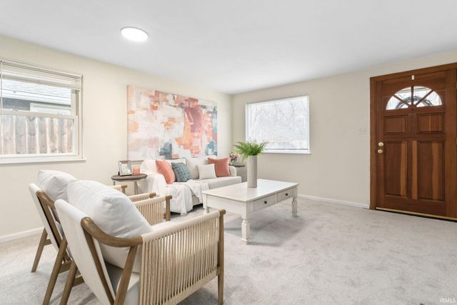 2205 Parkview Place, South Bend, IN 46616