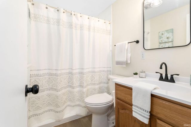 2205 Parkview Place, South Bend, IN 46616