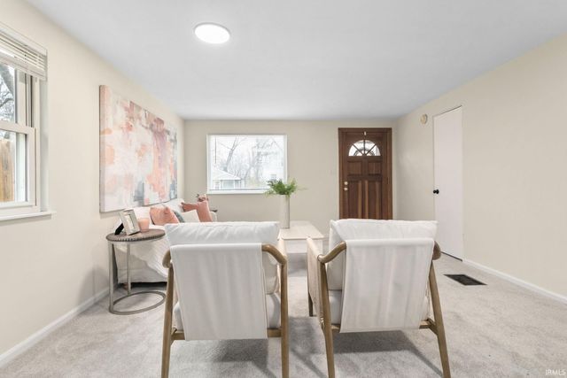 2205 Parkview Place, South Bend, IN 46616