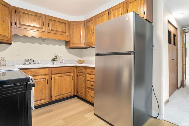 2205 Parkview Place, South Bend, IN 46616