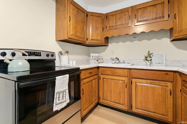 2205 Parkview Place, South Bend, IN 46616