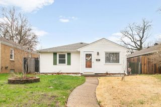 2205 Parkview Place, South Bend, IN 46616