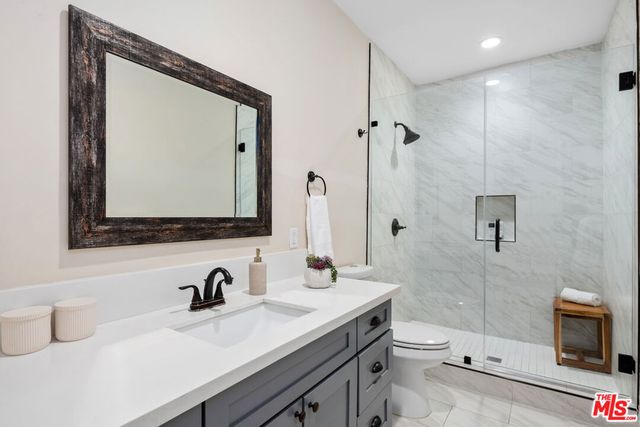 2525 W 81st Street, Inglewood, CA 90305
