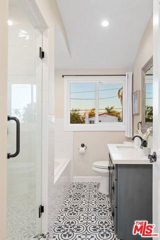 2525 W 81st Street, Inglewood, CA 90305