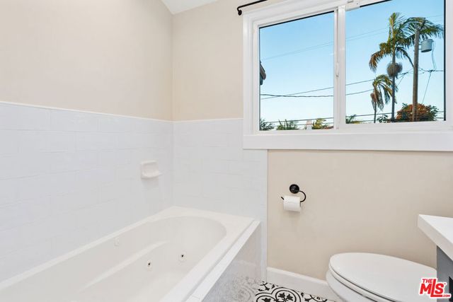 2525 W 81st Street, Inglewood, CA 90305