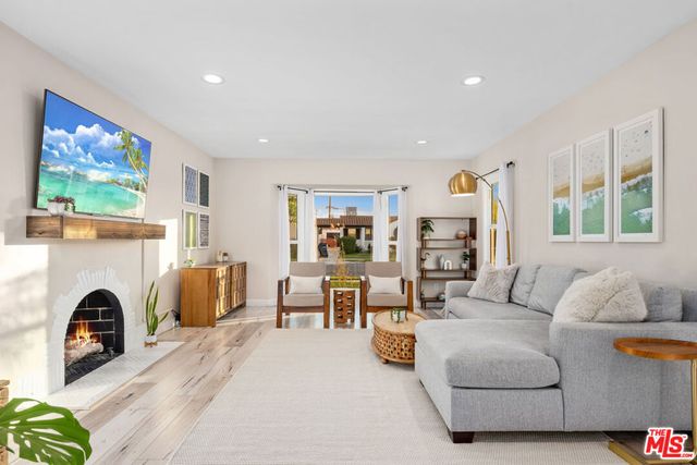 2525 W 81st Street, Inglewood, CA 90305