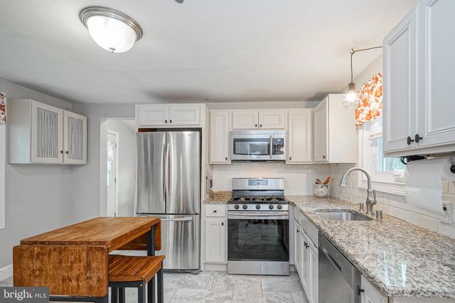 409 RANCOCAS AVE, Hainesport, NJ 08036