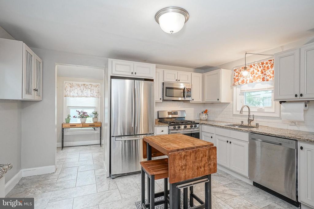 409 RANCOCAS AVE, HAINESPORT, NJ 08036 — photo 2