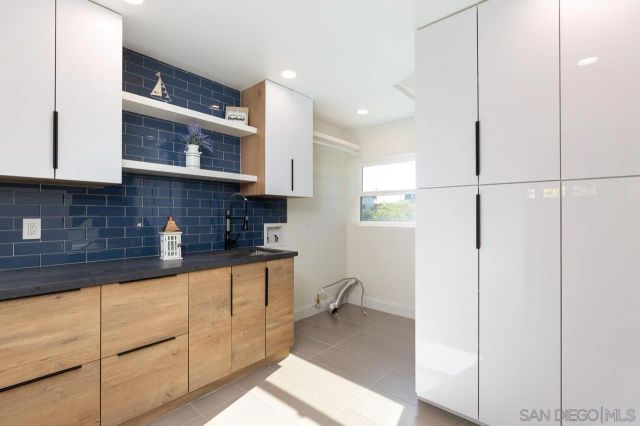 913 Johnson Ave, San Diego, CA 92103