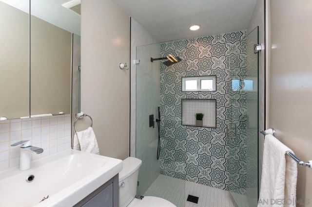 913 Johnson Ave, San Diego, CA 92103