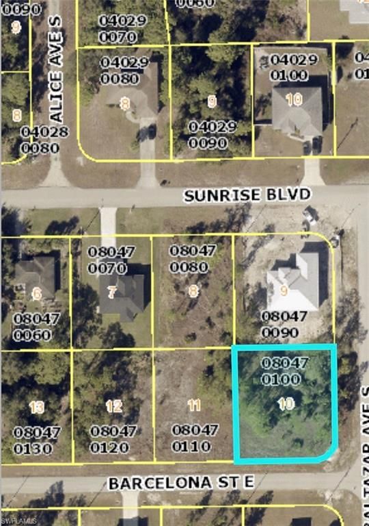 927 Barcelona ST E, LEHIGH ACRES, FL 33974 — photo 2