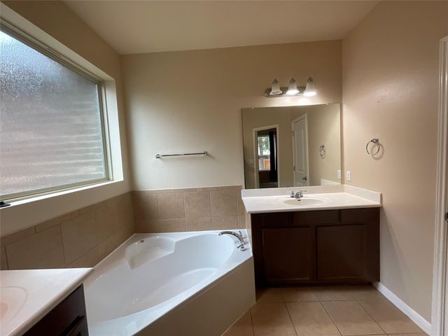 615 Seminole Canyon DR, Georgetown, TX 78628