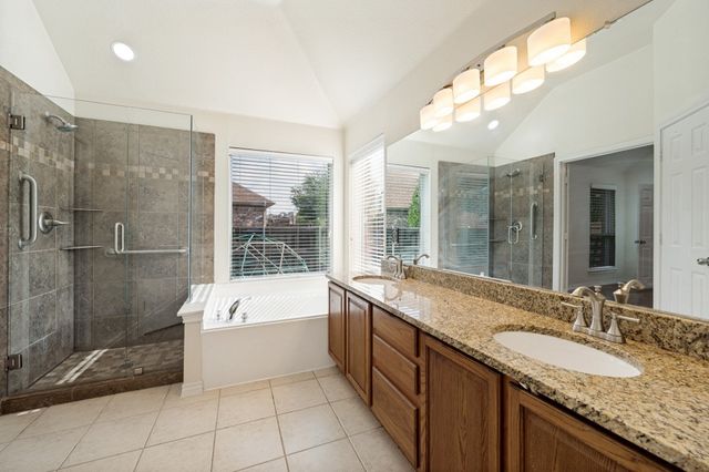 7498 Ravenhill Drive, Frisco, TX 75035