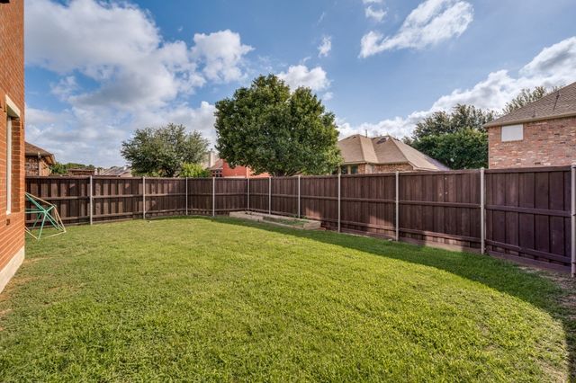7498 Ravenhill Drive, Frisco, TX 75035