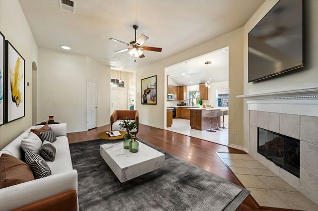 7498 Ravenhill Drive, Frisco, TX 75035