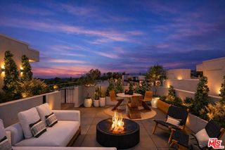 505 Barrington 402, Los Angeles, CA 90049