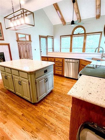 4710 NE 60th Terrace, Kansas City, MO 64119