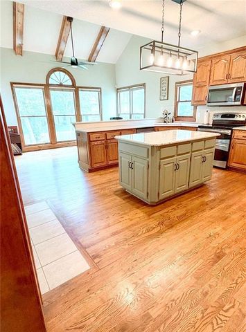 4710 NE 60th Terrace, Kansas City, MO 64119