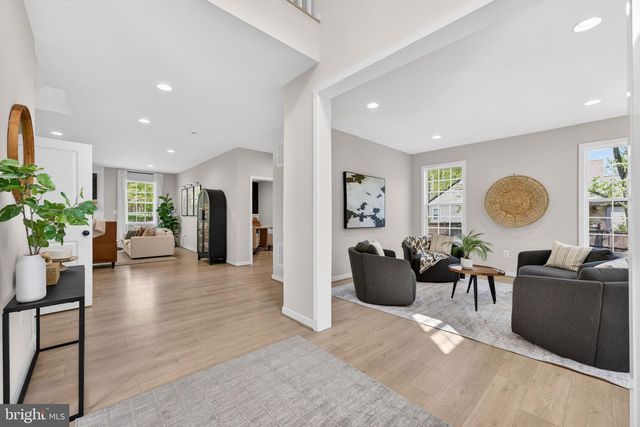 15055 FALLEN OAKS PL, Gainesville, VA 20155