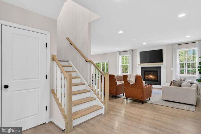 15055 FALLEN OAKS PL, Gainesville, VA 20155