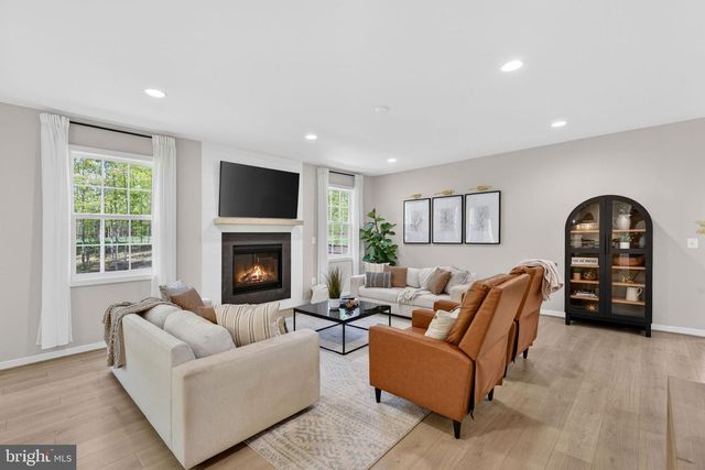15055 FALLEN OAKS PL, Gainesville, VA 20155
