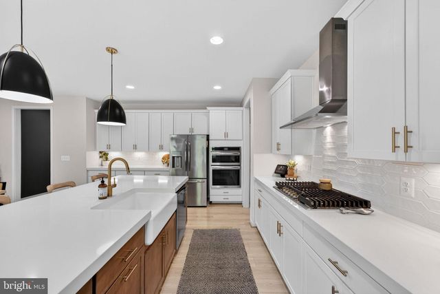 15055 FALLEN OAKS PL, Gainesville, VA 20155