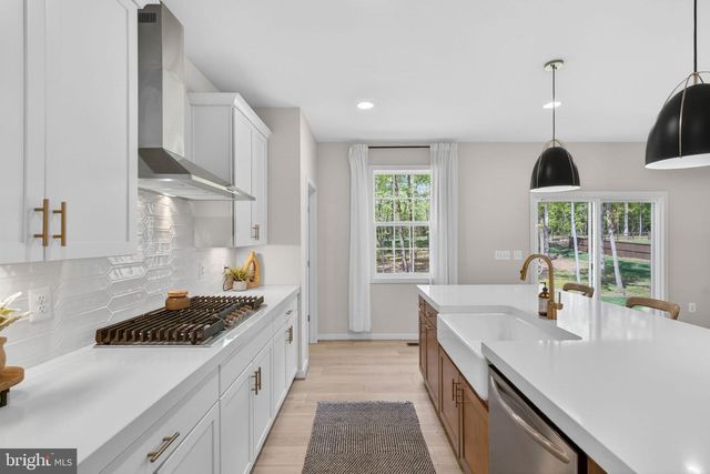 15055 FALLEN OAKS PL, Gainesville, VA 20155