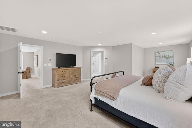 15055 FALLEN OAKS PL, Gainesville, VA 20155