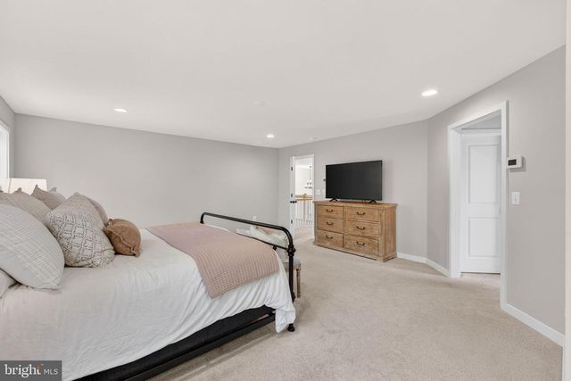 15055 FALLEN OAKS PL, Gainesville, VA 20155