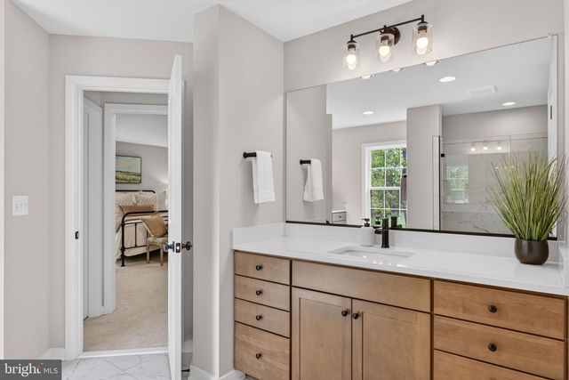 15055 FALLEN OAKS PL, Gainesville, VA 20155