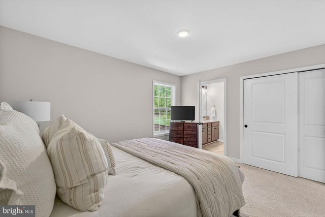 15055 FALLEN OAKS PL, Gainesville, VA 20155