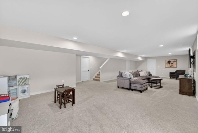 15055 FALLEN OAKS PL, Gainesville, VA 20155