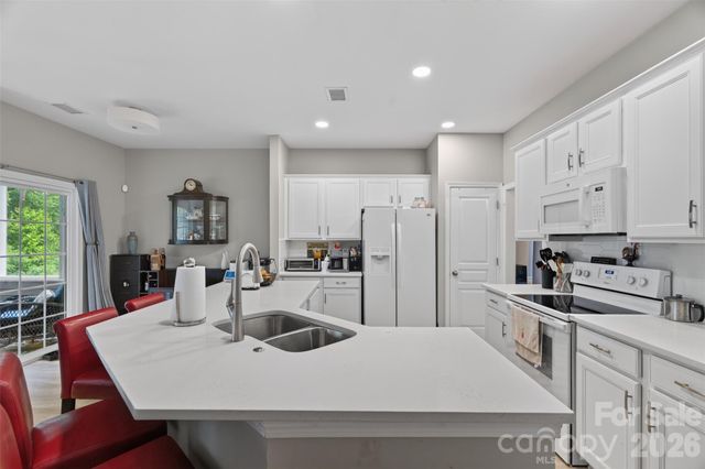 9114 Beaver Brook Way, Charlotte, NC 28277