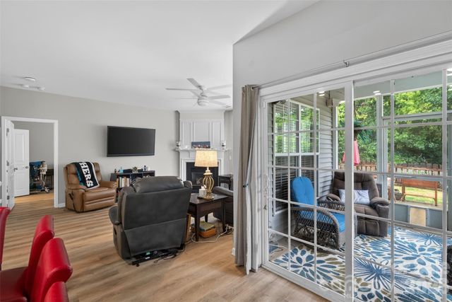 9114 Beaver Brook Way, Charlotte, NC 28277